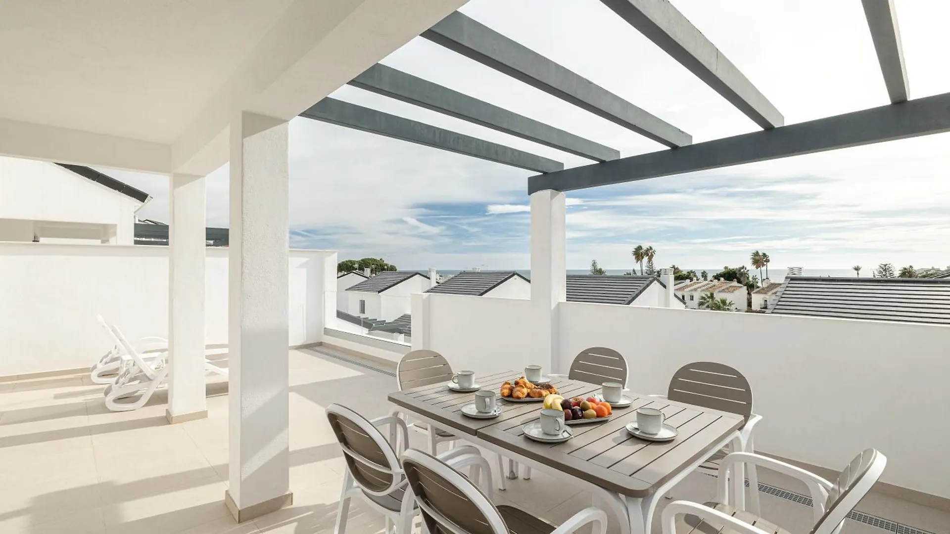 Seaside Serenity Apartamento Εστεπόνα